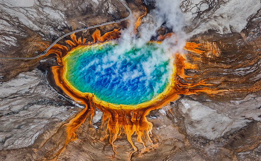 Yellowstone geyser eruption
