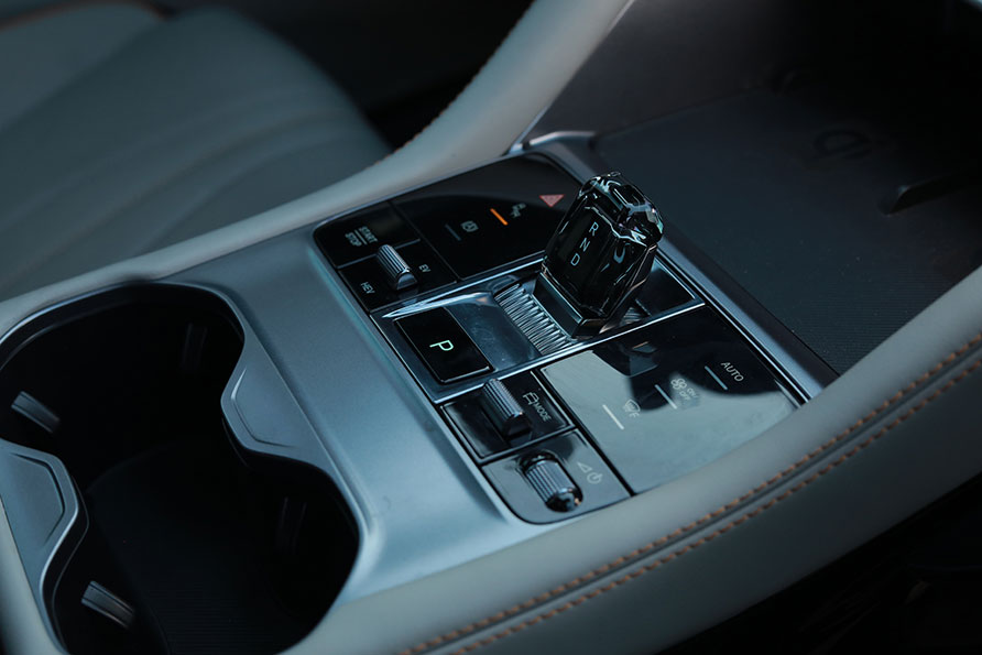 BYD Song Plus EV and hybrid driving modes