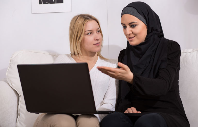 Arabic teacher helping expats learn Arabic in Bahrain
