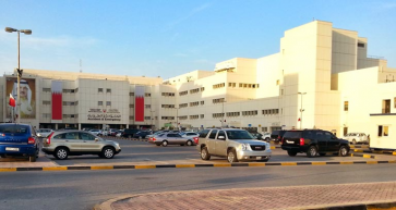 Bahrain: Head of National Taskforce to Combat COVID-19 visits Salmaniya Medical Complex